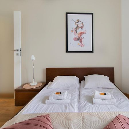 Contemporary Apartment Pilsudskiego Street Cracóvia Exterior foto